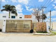 Casa en venta en Temozón Norte en Esquina, Mérida