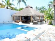 CASA EN VENTA EN TEQUESQUITENGO MORELOS. En condominio....