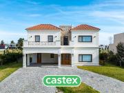 Casa en venta en Terralagos, Canning