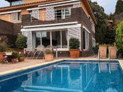 Casa en venta en Tiana. En exclusiva, casa a tres...