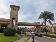 CASA EN VENTA EN TLAJOMULCO: Exclusividad en Villa...