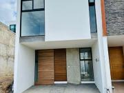 Casa en venta en fraccionamiento Zimalta en Tlaquepaque