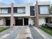 Casa en VENTA en Toluca, muy cerca de plaza Santin,...