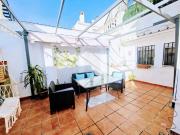 Casa en venta en Tomares, Centro. Magnífica casa en...