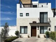 Casa en venta en Torre de Piedra, impecable muy cerca de...