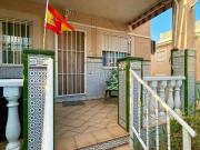 Casa en venta en Torrevieja, Aguas Nuevas. Bungalow con...