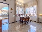 Casa en venta en Torrevieja, Los Europeos. Chalet...