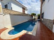 Casa en venta en Torrox, Urbanización Santa Rosa. CHALET...