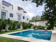 Casa en venta en Tulum, 3 plantas, terraza, balcones,...
