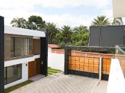 CASA EN VENTA EN TUMBACO DE 3 DORMITORIOS QUITO ECUADOR