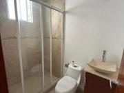 CASA EN VENTA EN UNA CERRADA DE SÓLO 10 CASAS A UNA...