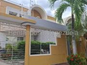 CASA EN VENTA EN URB. ANDRES BELLO MARACAY 26 92