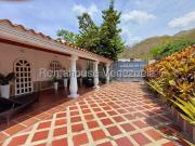 CASA EN VENTA EN URB. EL LIMON MARACAY 26 14563