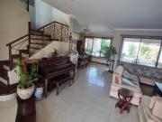 Casa en Venta en Urb. Rio Guayas, 5 Habitaciones, 4...