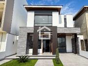 Casa en Venta en Urbanización Fontari, Machala – Modelo...