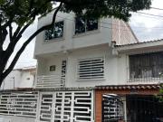 casa en venta en urbanización la merced. Cod V17587