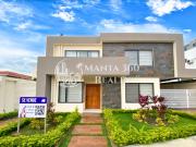 Casa en venta en Urbanización Manta Beach Sur de Manta