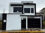 CASA EN VENTA EN URBANIZACION NUEVO PORTON, VIA LA BENGALA