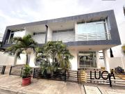 Casa en venta en urbanización privada, sector sur, cerca...