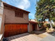 Casa en venta en URCA, a metros de Plaza, 4 dormitorios