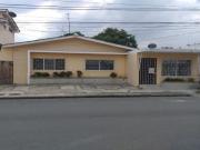 Casa en venta en Urdesa Central