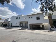 Casa en Venta en Valle Alto