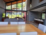 CASA EN VENTA EN VALLE DE BRAVO, ZONA ACATITLAN