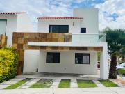 CASA EN VENTA EN VALLE DE JURIQUILLA, CONDOMINIO MURANO