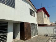 Casa en venta en Valle del Paraíso, Tlalnepantla de Baz,...