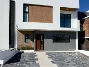 CASA EN VENTA EN VALLE DEL SOL PACHUCA CON 128 M2 DE...