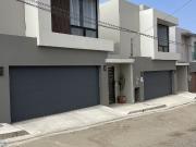 Casa en venta en Valle Dorado, Ensenada, Baja California