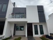 Casa en venta en Valle Imperial Casa en venta en Valle Imperial