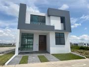 CASA EN VENTA EN VALLE IMPERIAL COTO EGIPCIO 23