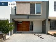 CASA EN VENTA EN VALLE IMPERIAL, DENTRO DE COTO, ZAPOPAN...