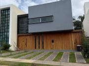 Casa en venta en Valle Imperial Jardines del Palacio Real