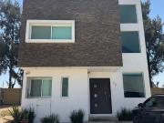 CASA EN VENTA EN VALLE IMPERIAL ZAPOPAN