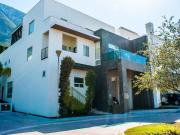 CASA EN VENTA EN VALLE PONIENTE