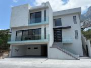 CASA EN VENTA EN VALLE PONIENTE