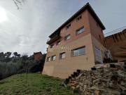 Casa en venta en Vallirana. Bonita casa con jardín. Casas.