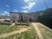 CASA EN VENTA EN VEDIA CON PATIO Y GARAGE