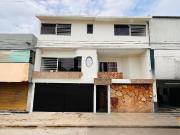 Casa en venta en Veracruz de 3 niveles Fracc. Floresta