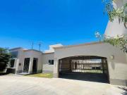 CASA EN VENTA EN VERSALLES RESIDENCIAL