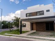 Casa en Venta en Via Cumbres Canc?n 3 niveles