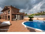 Casa en venta en Viladecavalls. Casa en venta en...