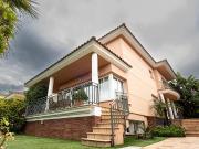 Casa en venta en Vilassar de Dalt. Impresionante chalet...
