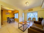 Casa en VENTA en Villa Adelina, con Pileta y Segunda...