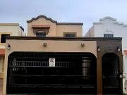 Casa en venta en Villa Bonita Hermosillo, dos plantas,...