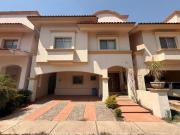 Casa en venta en Villa California Remodelada