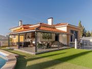 Casa en venta en Villa de Otura. Magnífico Chalet...