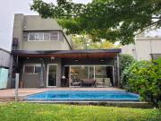 Casa en venta en Villa Elisa 3 dormitorios pileta parque...